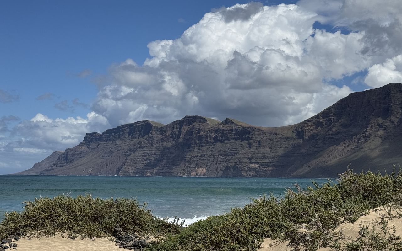 Die Klippen von Famara über dem Atlantik