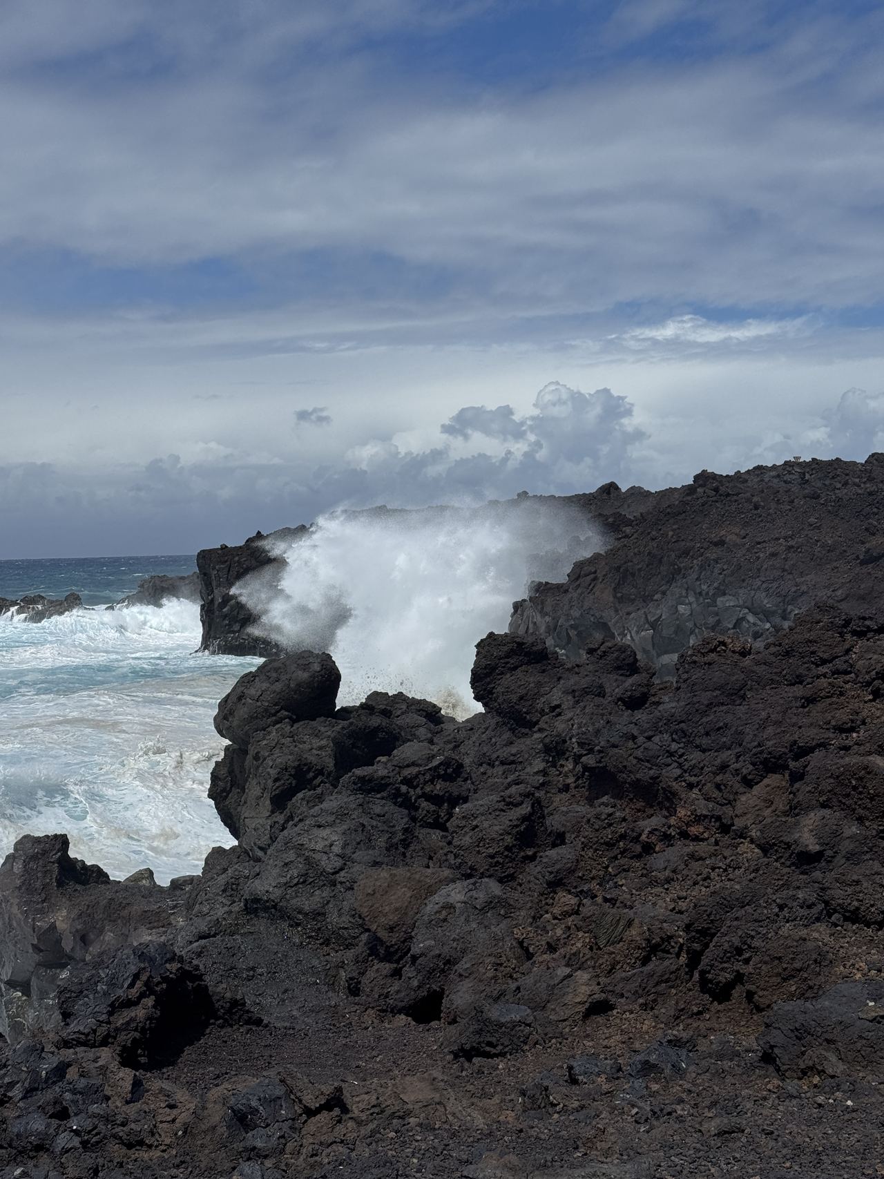 Gischt an den Lavafelsen von Los Hervideros